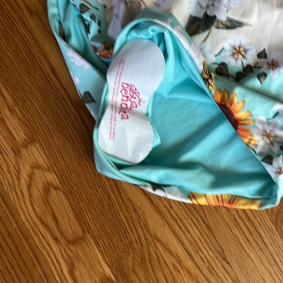 Agua Bendita Clara Sunshower One Piece Swimsuit Rash Guard Size Medium New - Picture 10 of 16